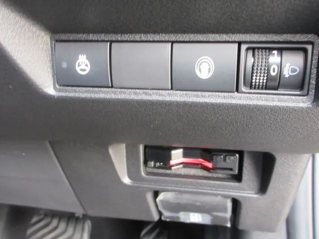 ノート　４ＷＤ（ニッサン）の車両写真