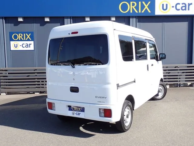 エブリイバン（スズキ）の車両写真