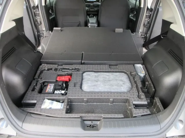 ノート　４ＷＤ（ニッサン）の車両写真