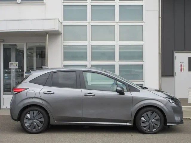 ノート　４ＷＤ（ニッサン）の車両写真