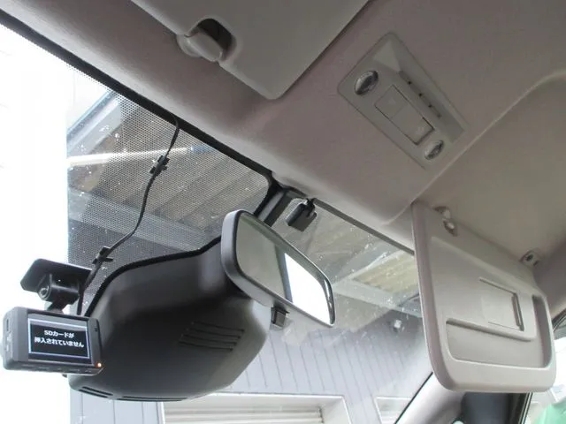 セレナ　４ＷＤ（ニッサン）の車両写真