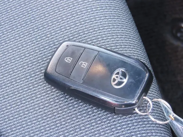 プリウス(トヨタ)の車両写真