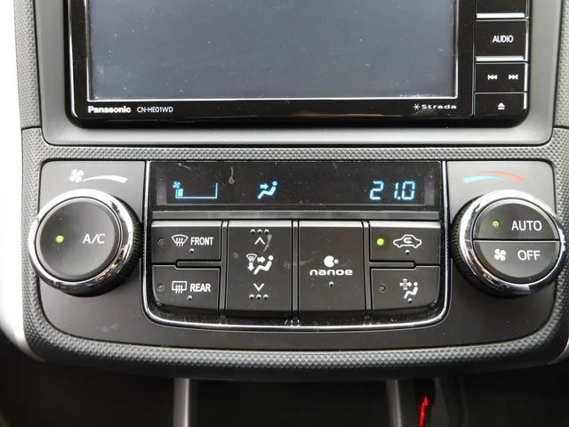 トヨタ カローラフィールダー ハイブリッド