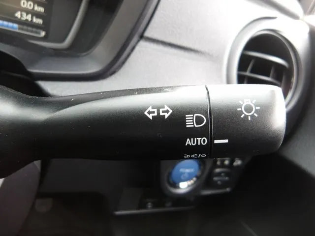 トヨタ カローラフィールダー ハイブリッド