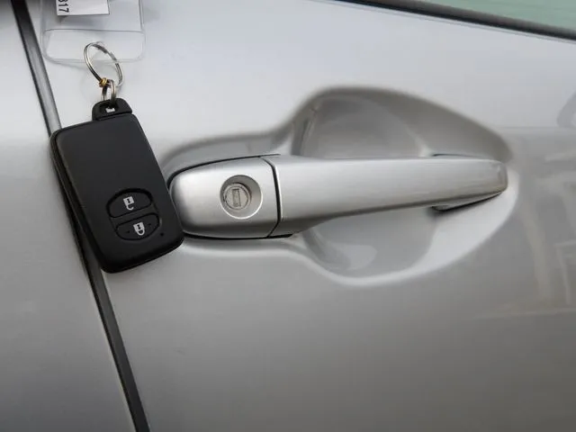 トヨタ カローラフィールダー ハイブリッド