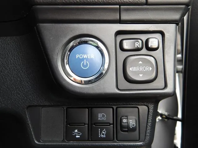 トヨタ カローラフィールダー ハイブリッド