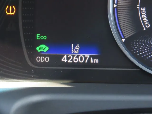 トヨタ　レクサス　ＥＳ３００ｈ