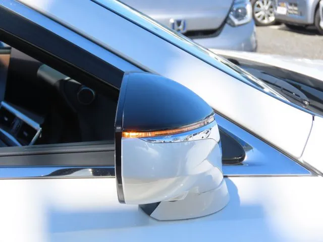 トヨタ　レクサス　ＥＳ３００ｈ