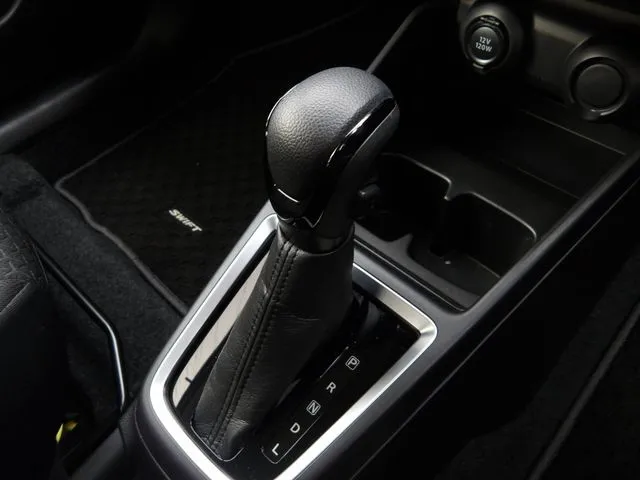 スズキ　スイフト