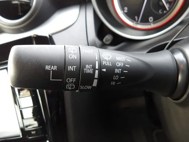 スズキ　スイフト