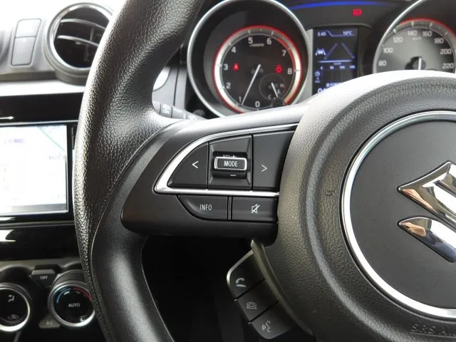 スズキ　スイフト