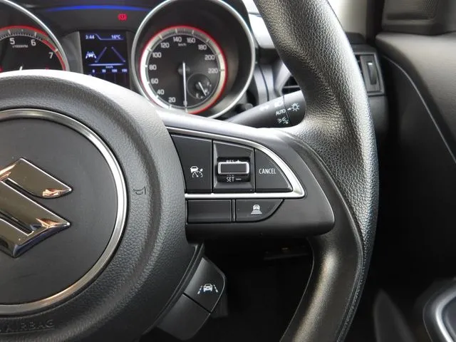 スズキ　スイフト