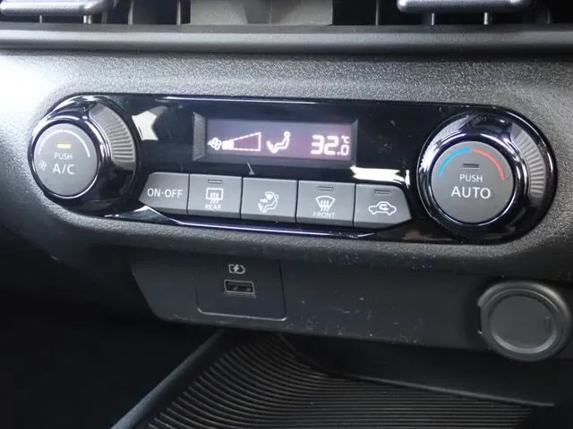 ニッサン　ノート