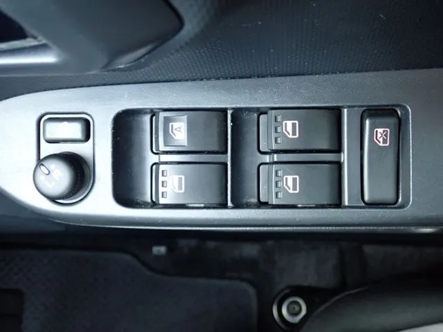 ダイハツ　ミラ　イース