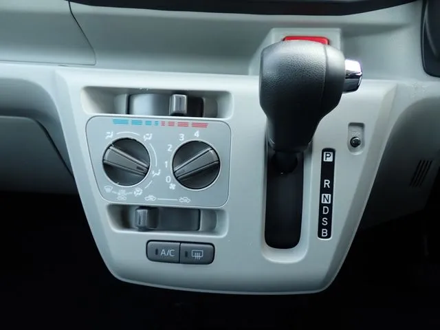 ダイハツ　ミラ　イース