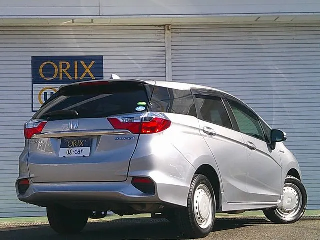 ホンダ シャトル ハイブリッド 4WD