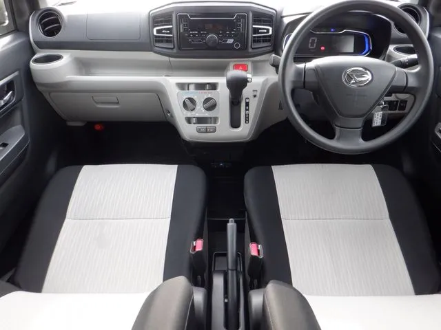 ミラ イース(ダイハツ)の車両写真