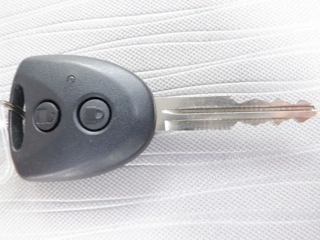 ミラ イース(ダイハツ)の車両写真