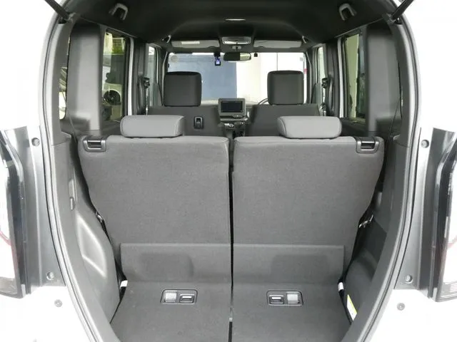 Ｎ　ＢＯＸ　カスタム（ホンダ）の車両写真