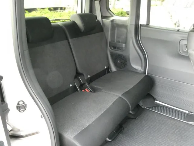 Ｎ　ＢＯＸ　カスタム（ホンダ）の車両写真