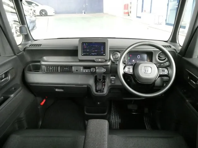 Ｎ　ＢＯＸ　カスタム（ホンダ）の車両写真