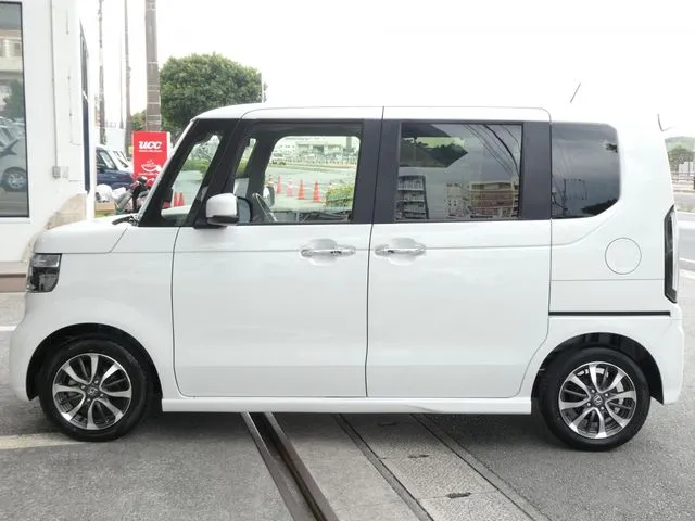 Ｎ　ＢＯＸ　カスタム（ホンダ）の車両写真