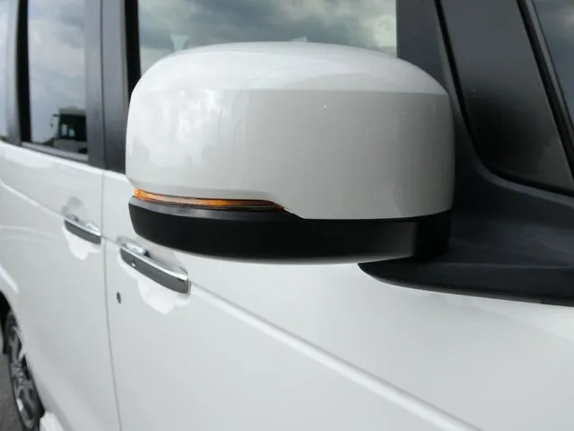 Ｎ　ＢＯＸ　カスタム（ホンダ）の車両写真