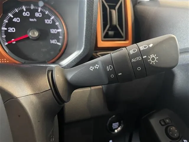 タフト（ダイハツ）の車両写真