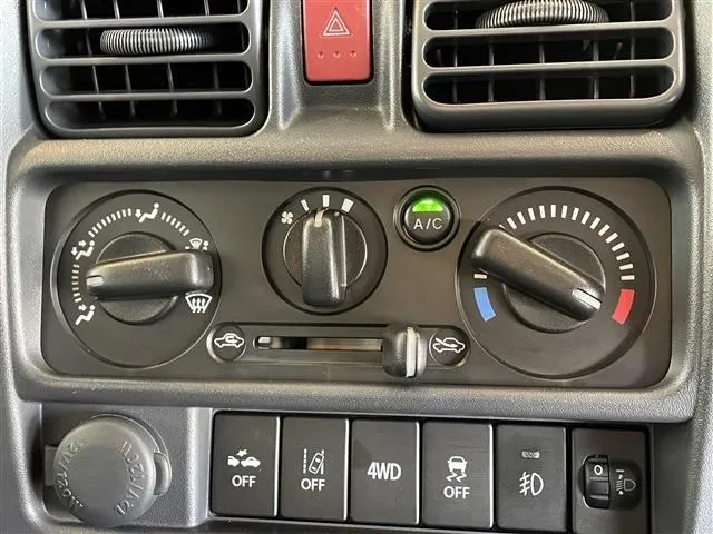 キャリイトラック　４ＷＤ（スズキ）の車両写真