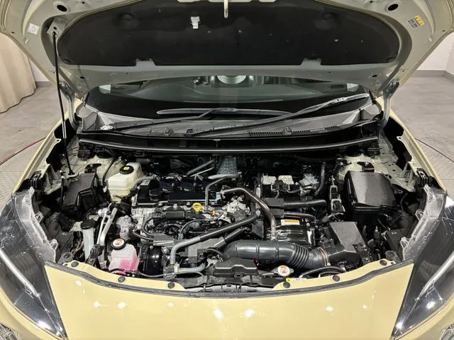 ヤリスクロス　ハイブリッド（トヨタ）の車両写真