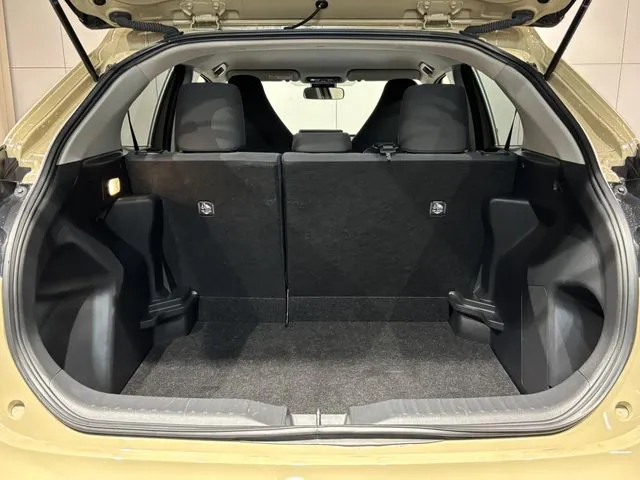 ヤリスクロス　ハイブリッド（トヨタ）の車両写真