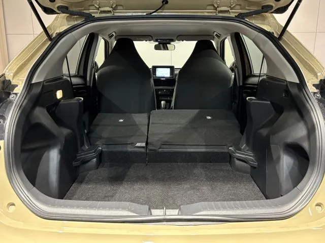 ヤリスクロス　ハイブリッド（トヨタ）の車両写真