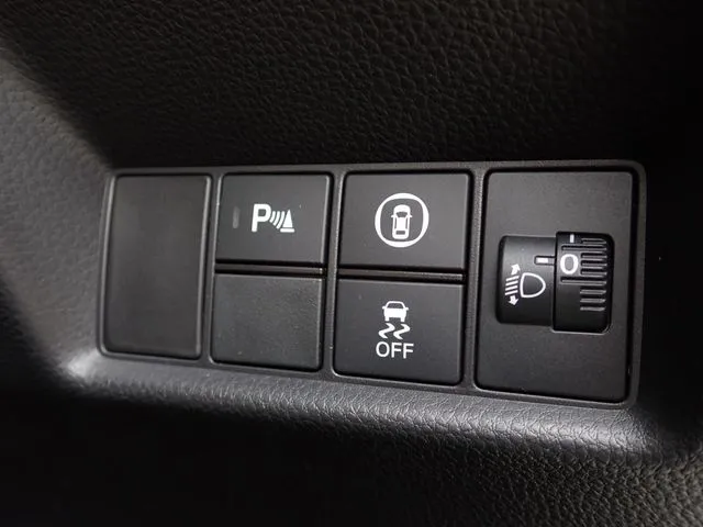 フィット e:HEV(ホンダ)の車両写真