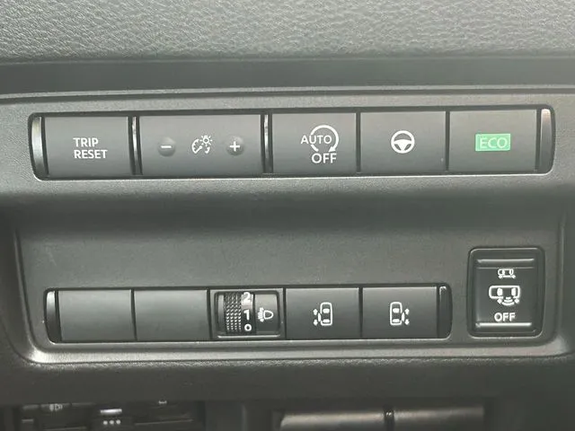 セレナ（ニッサン）の車両写真