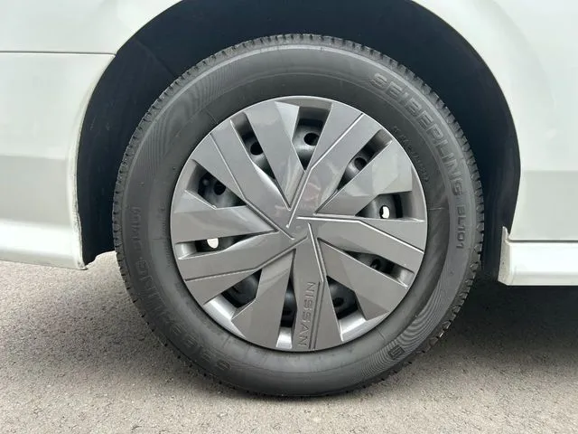 セレナ（ニッサン）の車両写真