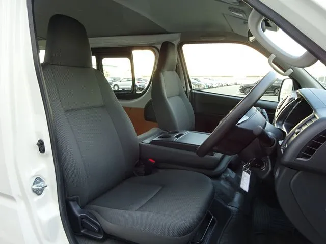 ハイエースバン　４ＷＤ（トヨタ）の車両写真