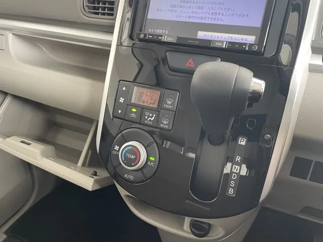 タント(ダイハツ)の車両写真