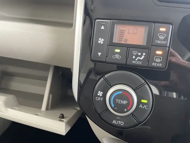 タント(ダイハツ)の車両写真