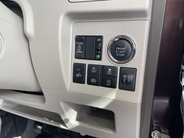 タント(ダイハツ)の車両写真