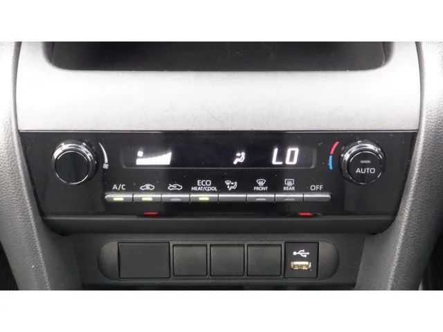 ヤリスクロス ハイブリッド(トヨタ)の車両写真