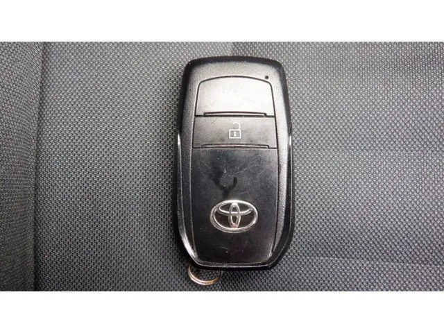 ヤリスクロス ハイブリッド(トヨタ)の車両写真