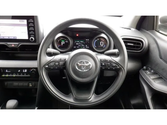 ヤリスクロス ハイブリッド(トヨタ)の車両写真