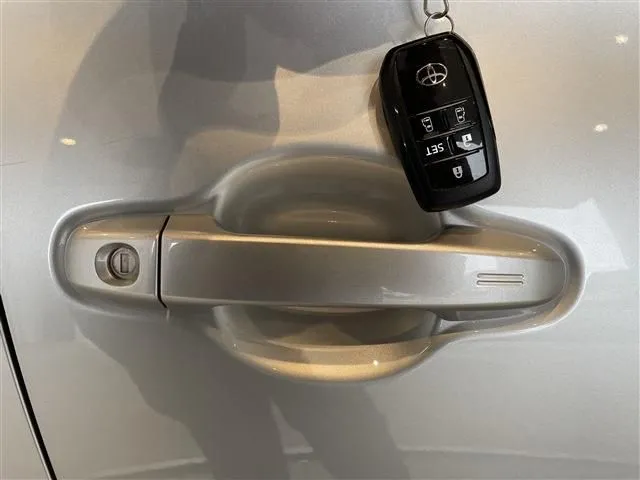 シエンタ　ハイブリッド（トヨタ）の車両写真