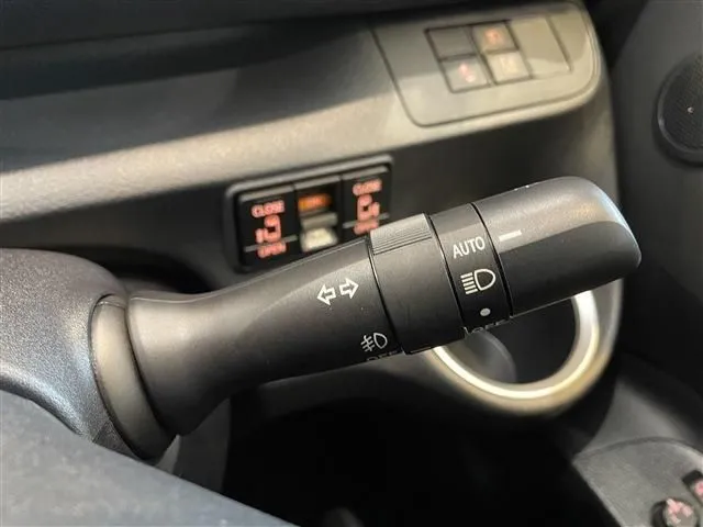 シエンタ　ハイブリッド（トヨタ）の車両写真