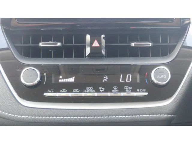 トヨタ　カローラ　ツーリング　ハイブリッド