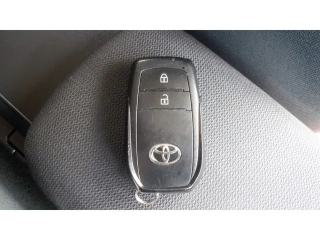 トヨタ　カローラ　ツーリング　ハイブリッド