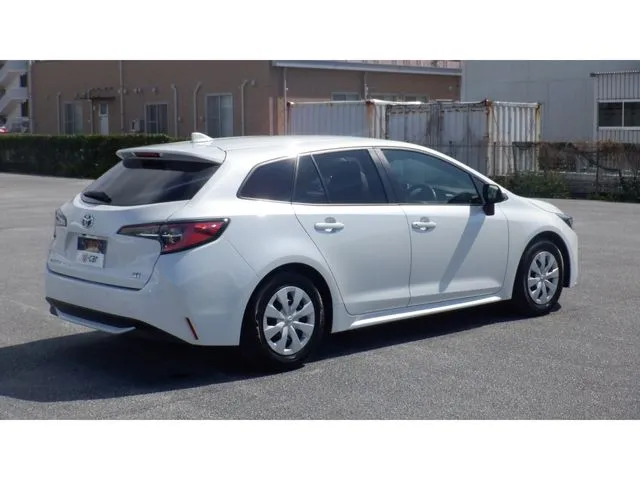 トヨタ　カローラ　ツーリング　ハイブリッド