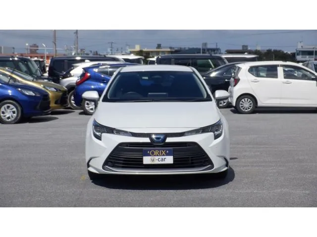 トヨタ　カローラ　ツーリング　ハイブリッド