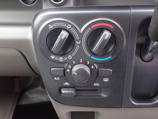 エブリイバン（スズキ）の車両写真