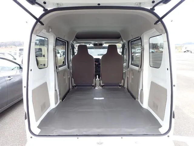 エブリイバン（スズキ）の車両写真